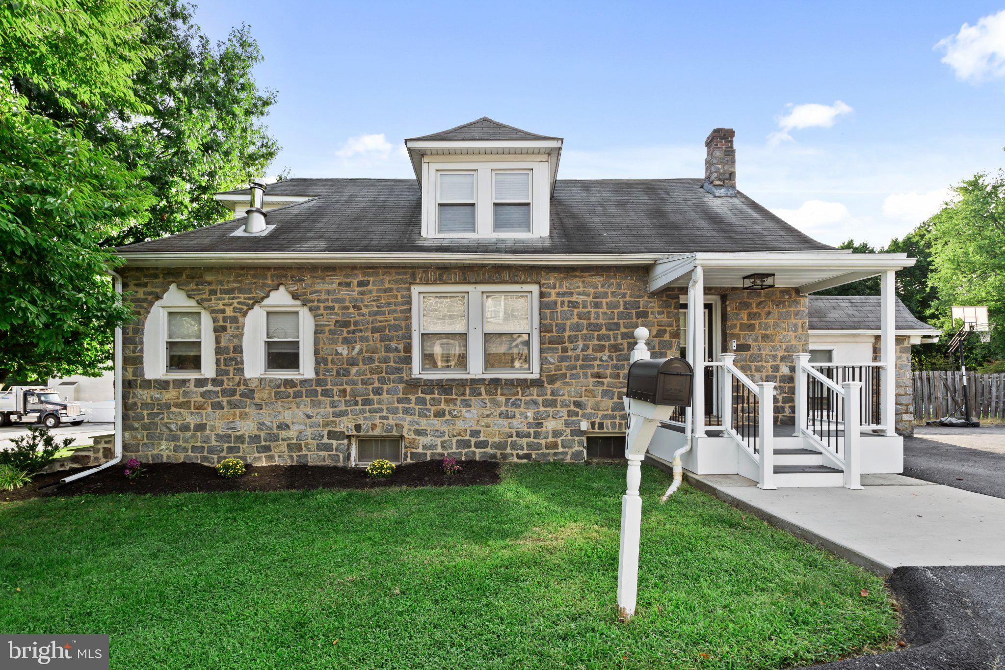 101 SUNNYSIDE AVENUE