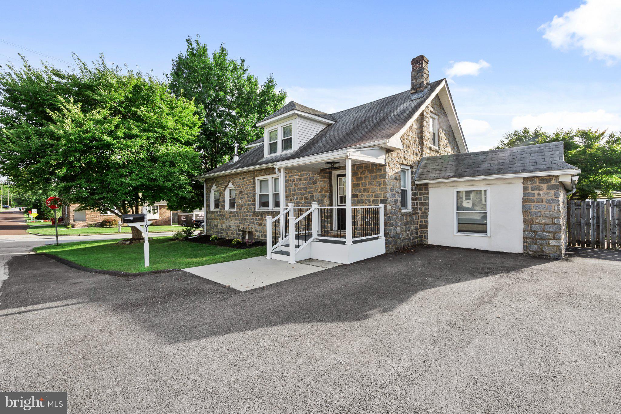 101 SUNNYSIDE AVENUE