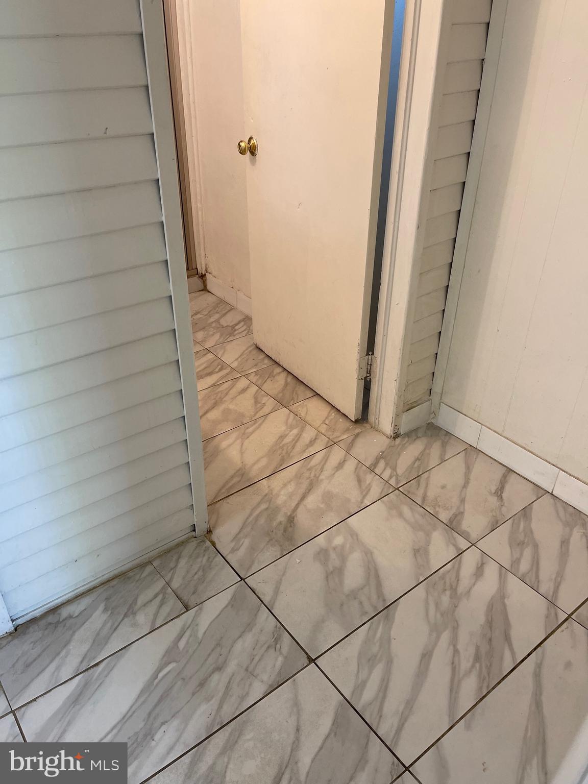 LANHAM WOODS - Residential