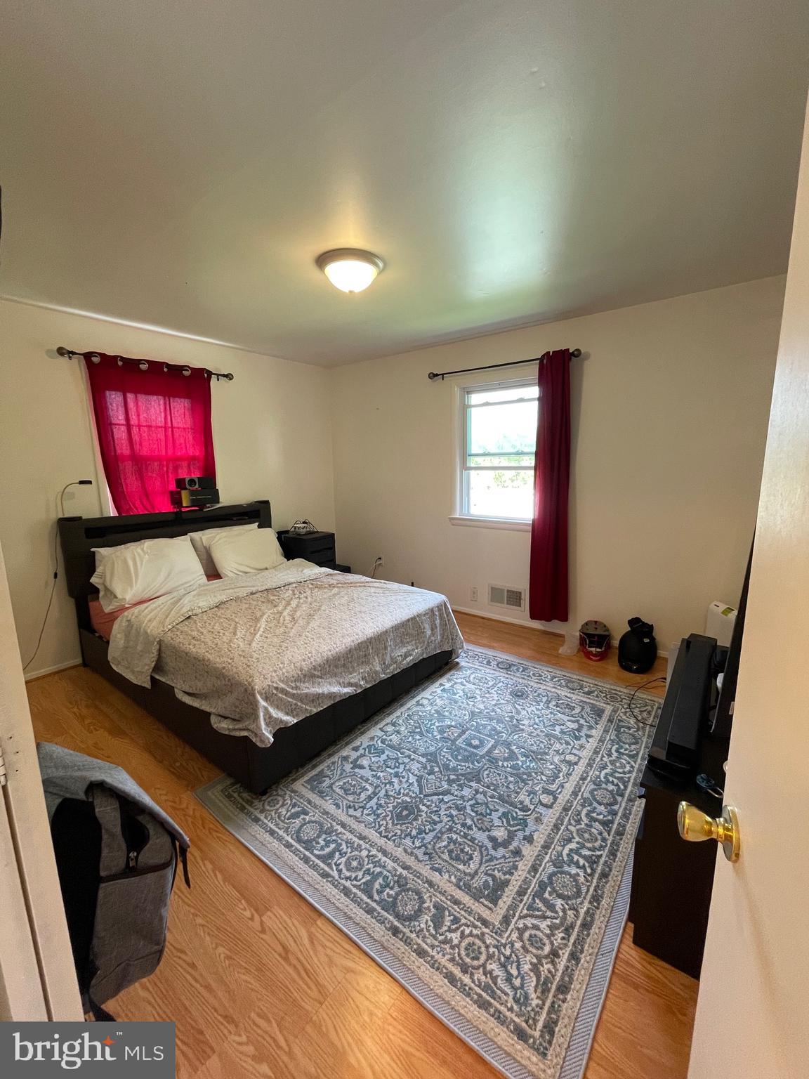 LANHAM WOODS - Residential