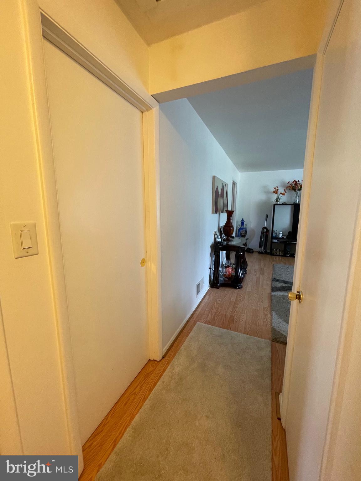 LANHAM WOODS - Residential