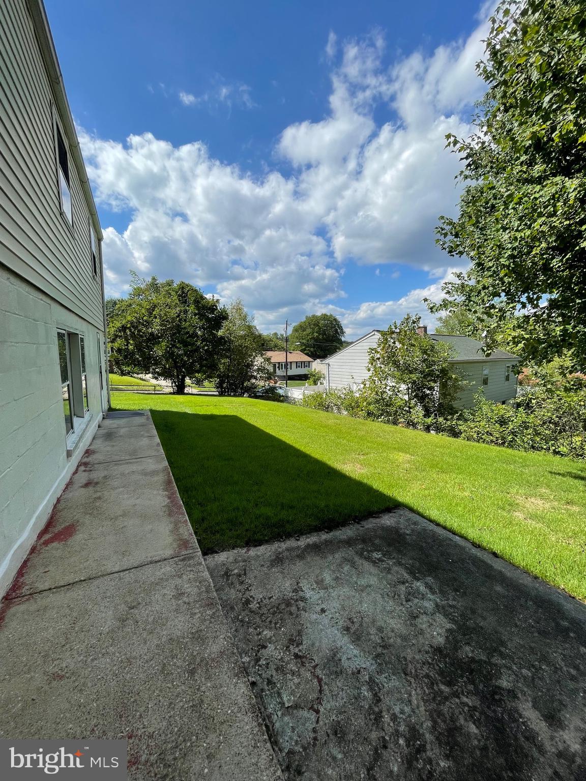 LANHAM WOODS - Residential