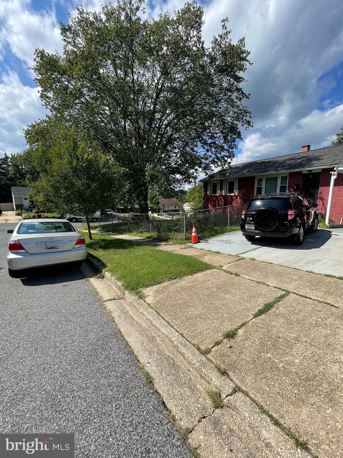 LANHAM WOODS - Residential