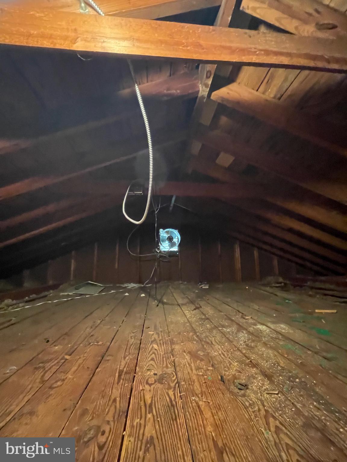 LANHAM WOODS - Residential