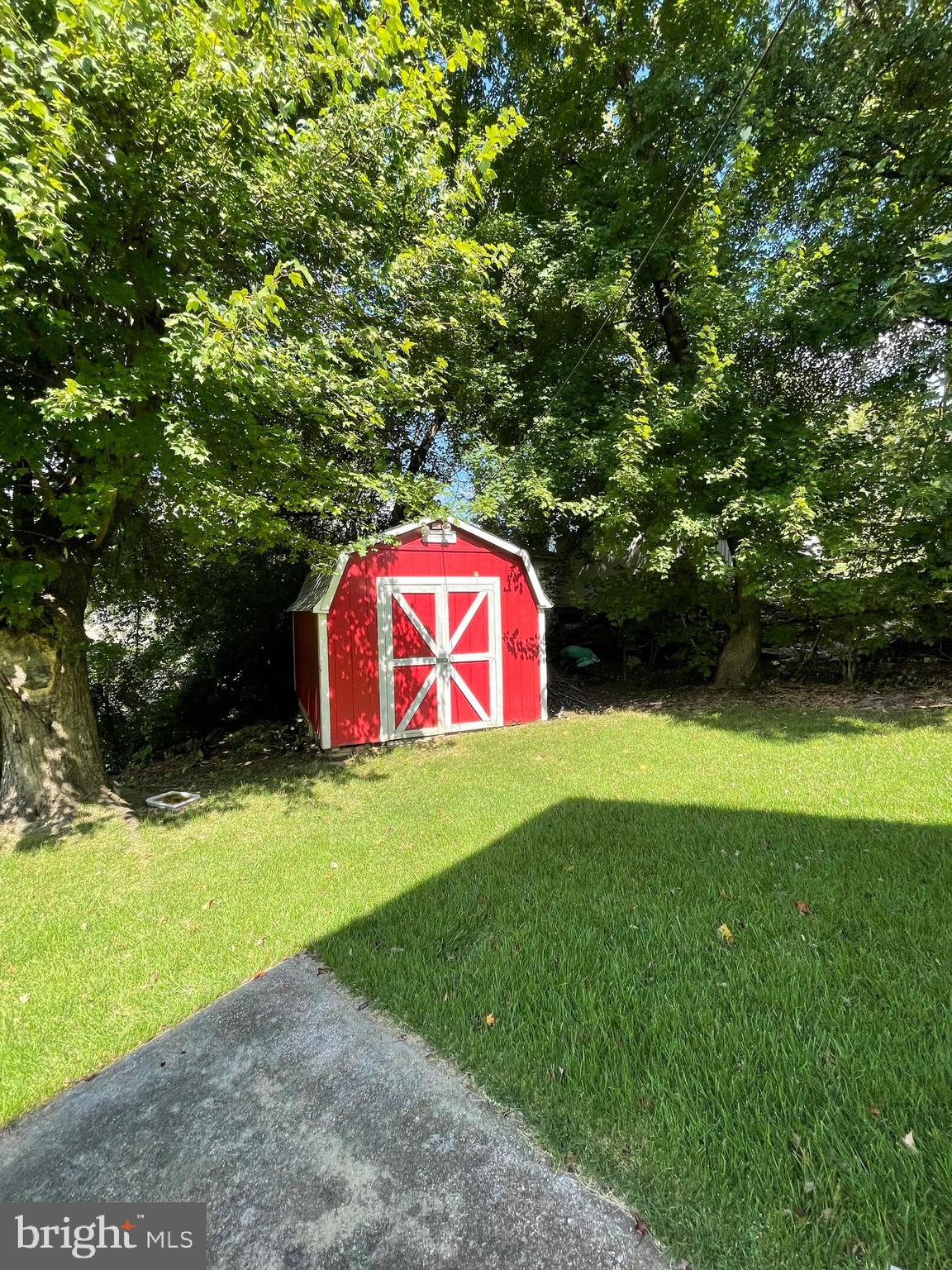 LANHAM WOODS - Residential