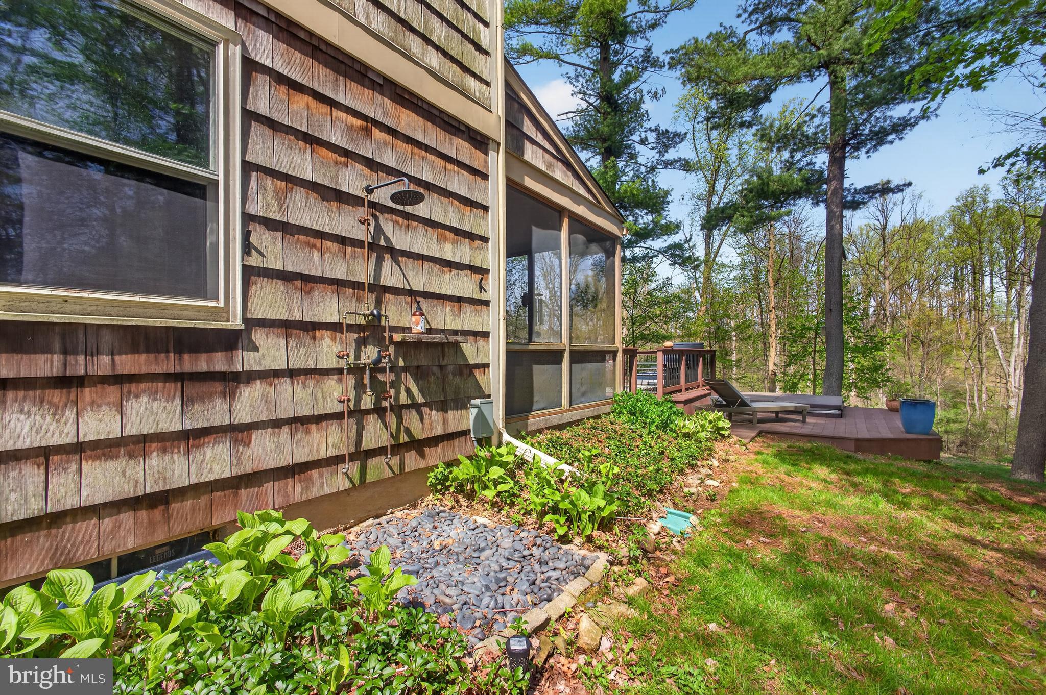 THE PINES - Residential