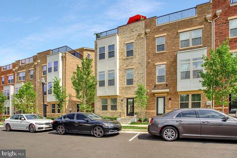 2809 BATTERSEA LAKE LOOP HYATTSVILLE MD 20782