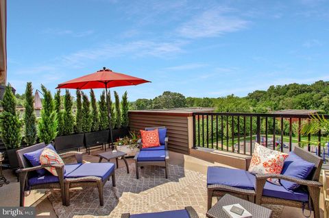 2809 BATTERSEA LAKE LOOP HYATTSVILLE MD 20782