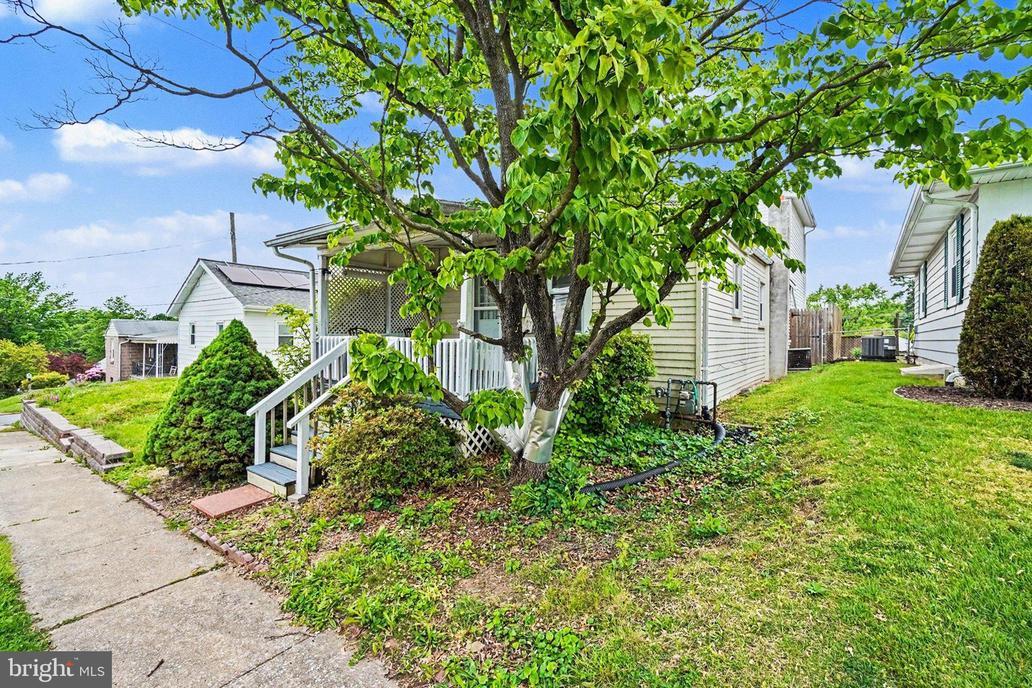 17 W PINE STREET