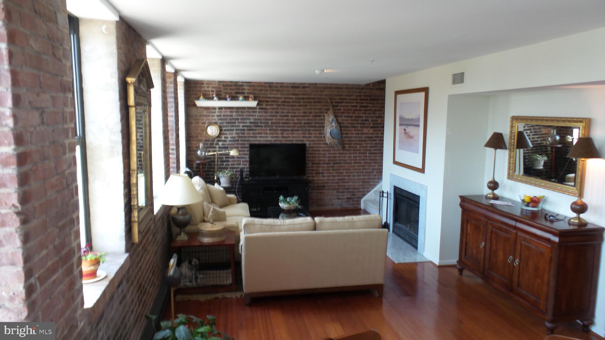 FELLS POINT HISTORIC DISTRICT - Residential Lease