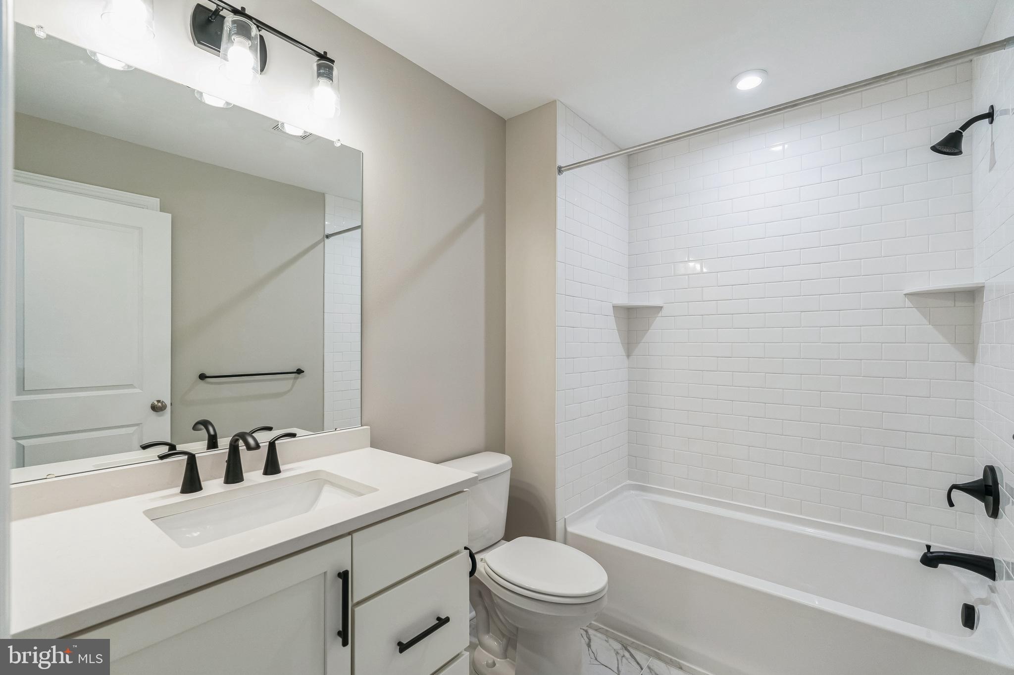 IRONWOOD - Residential Lease