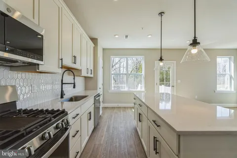 1 Ironwood Drive, Royersford, PA MLS: PAMC2162852