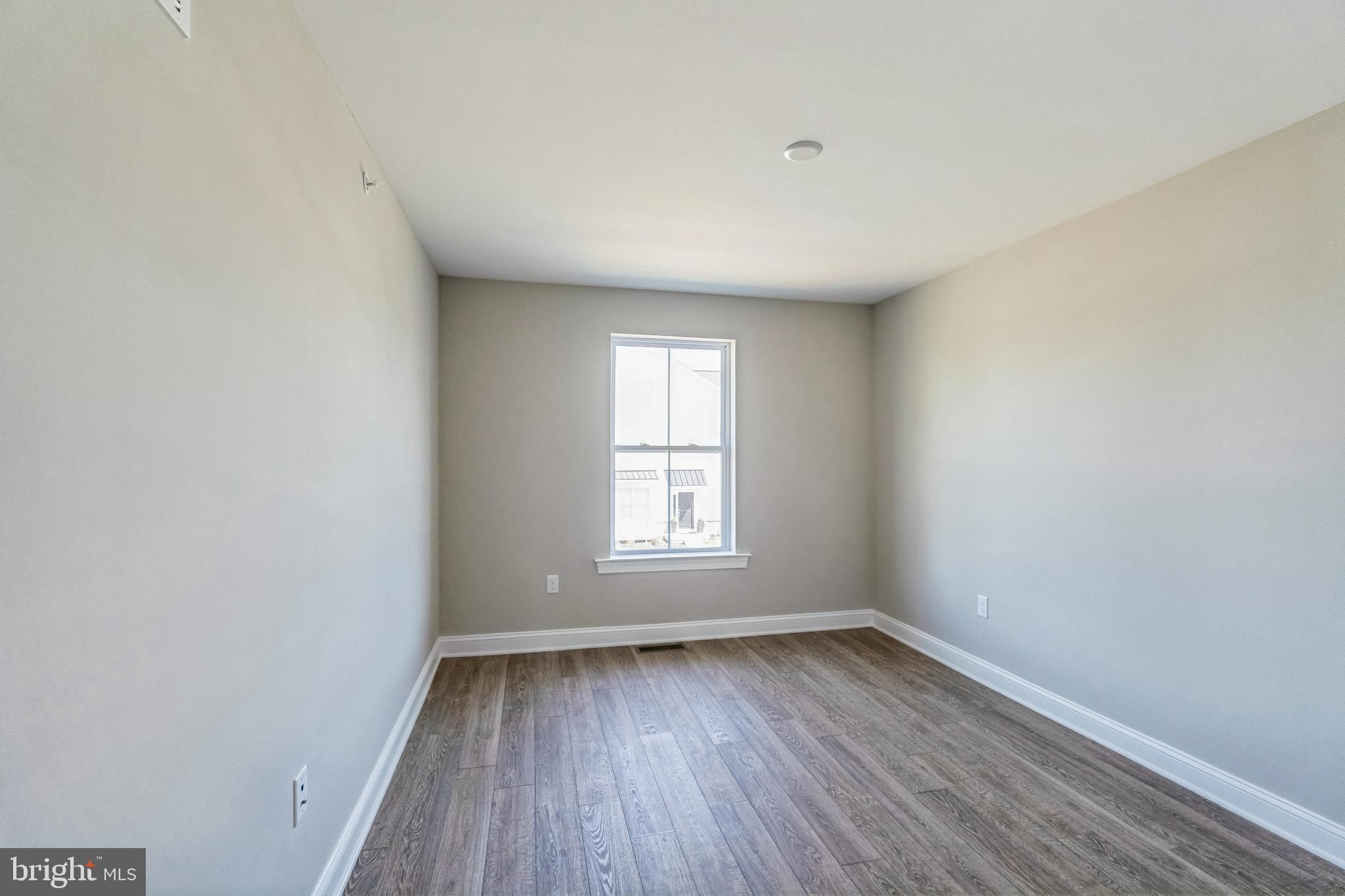 IRONWOOD - Residential Lease