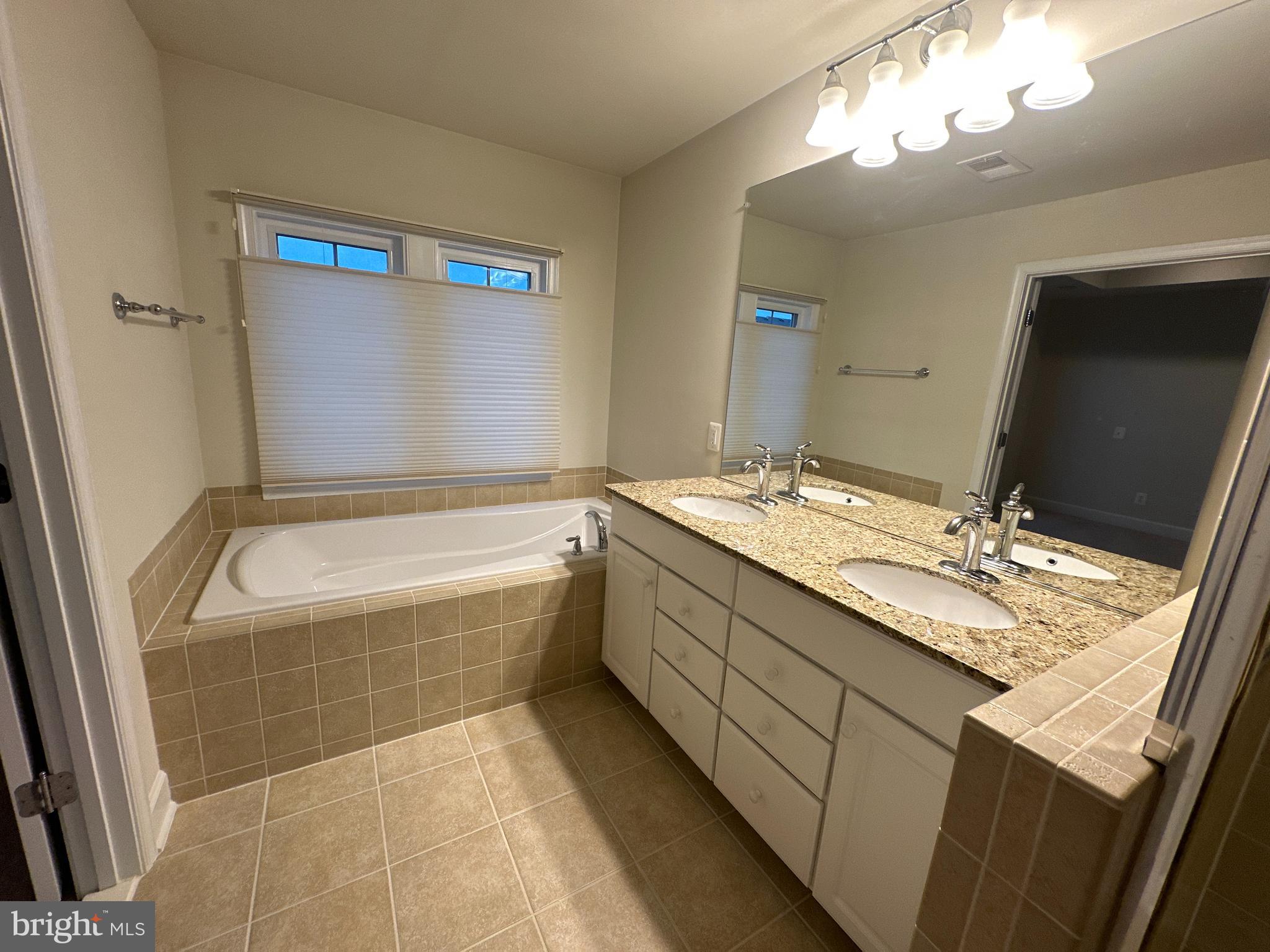 OAKLAWN - Residential Lease