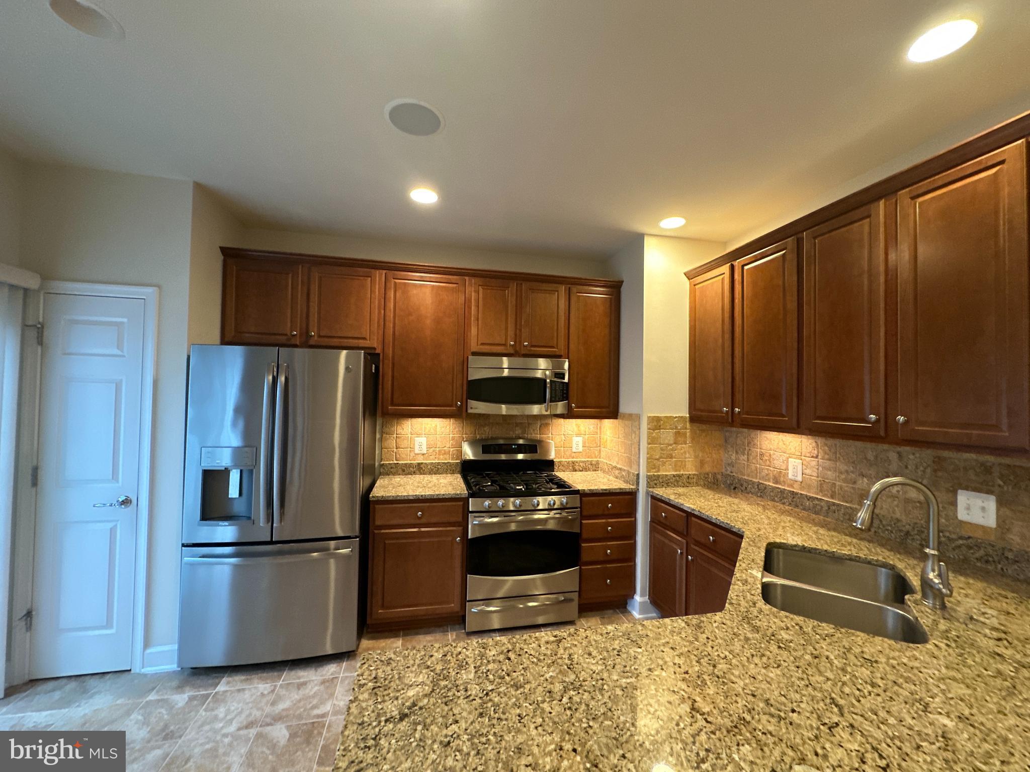 OAKLAWN - Residential Lease