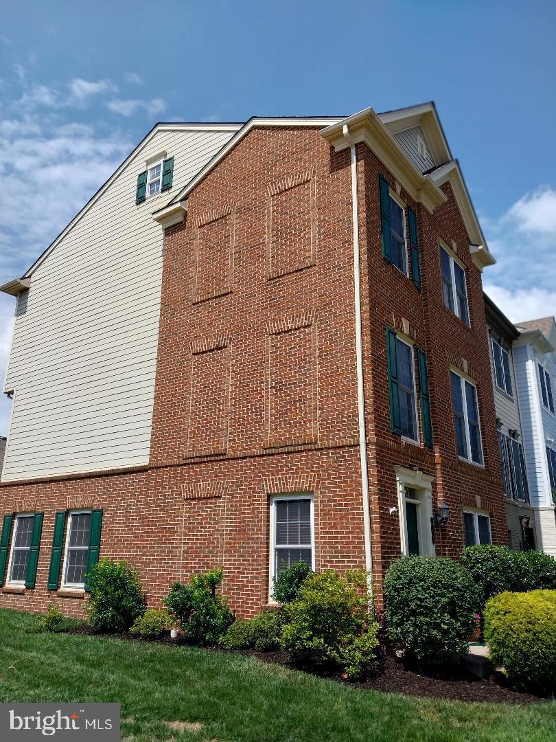 OAKLAWN - Residential Lease