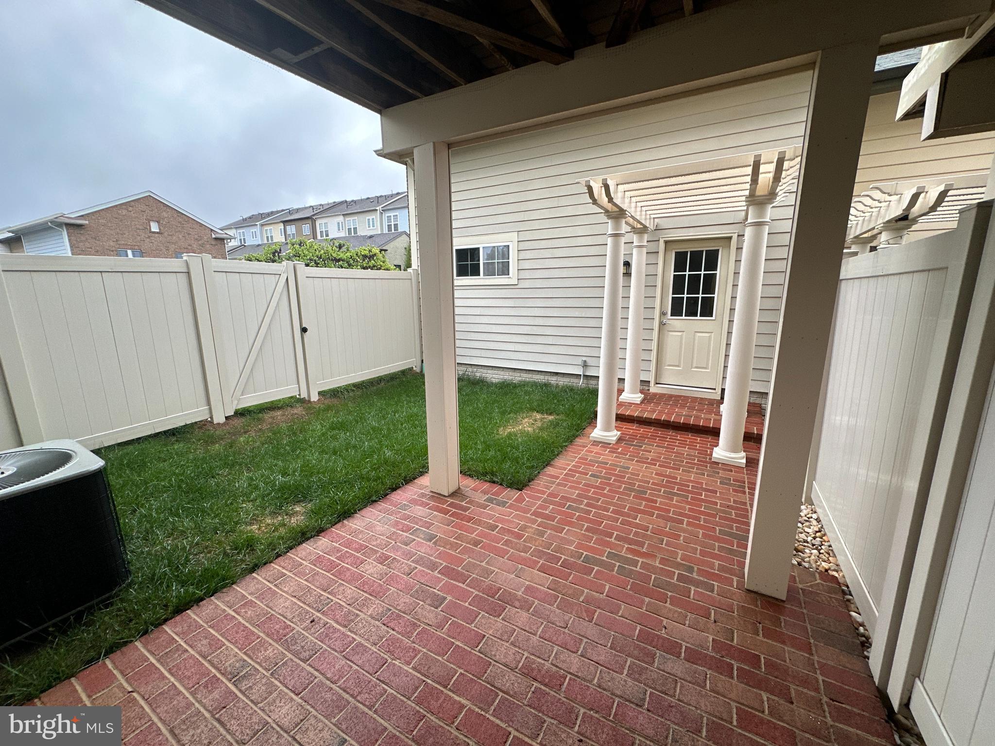 OAKLAWN - Residential Lease