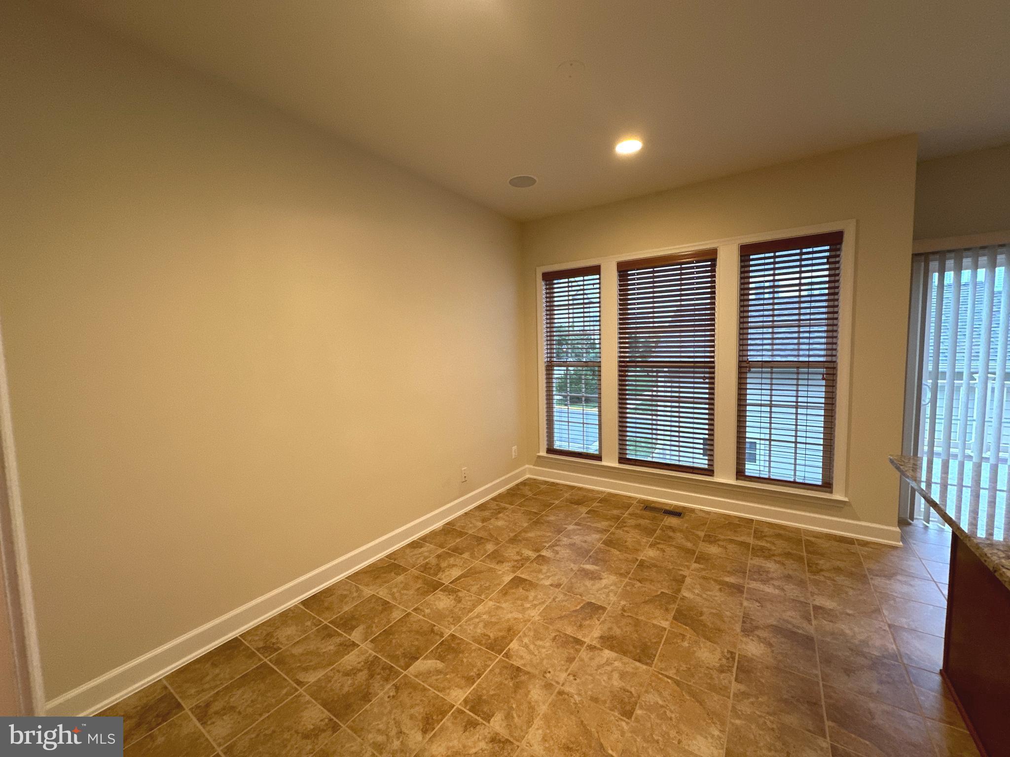 OAKLAWN - Residential Lease