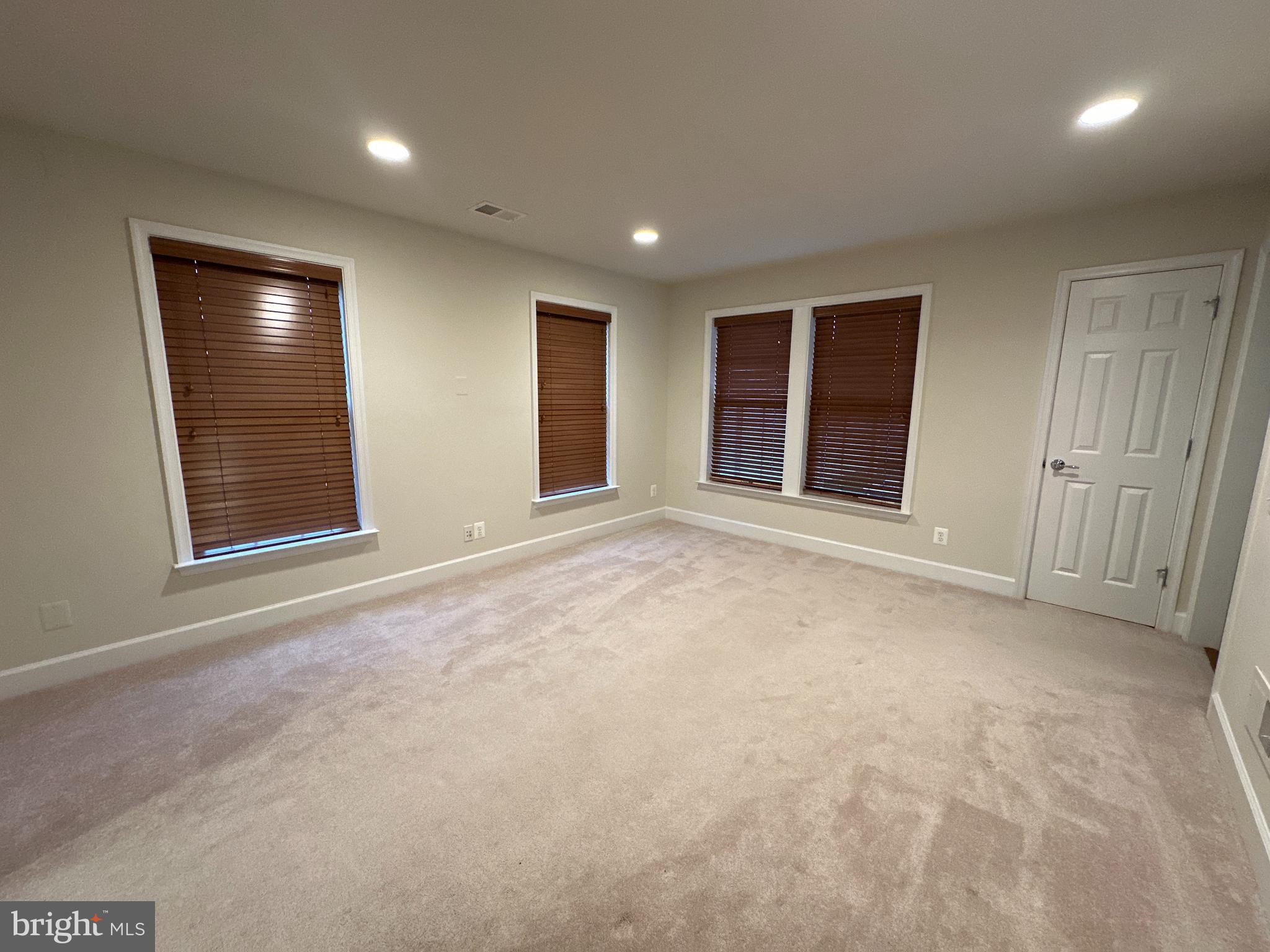 OAKLAWN - Residential Lease