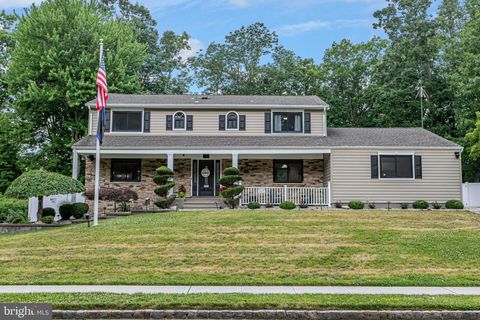 Homes For Sale - 12 Eric Lane<br/> EAST BRUNSWICK, NJ 08816