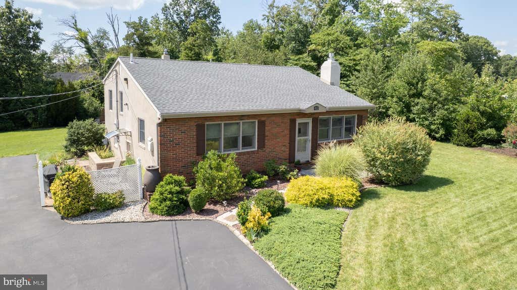Photo of 412 N Stockton Avenue, WENONAH, NJ 08090 (MLS # NJGL2077484)