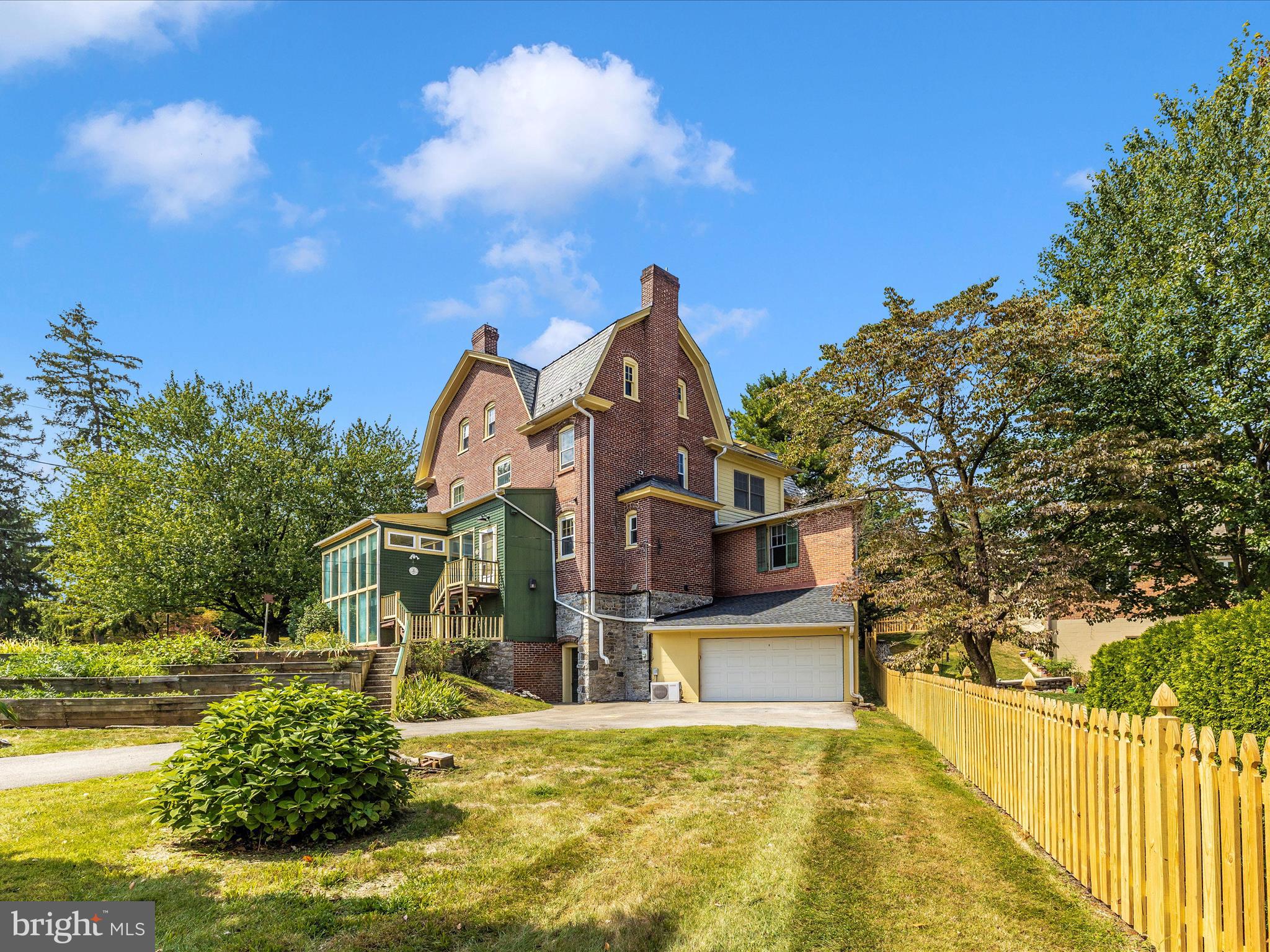 OAK HILL - Residential