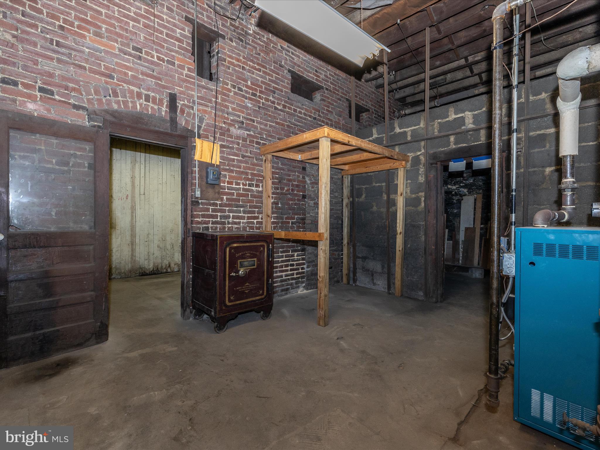 OAK HILL - Residential