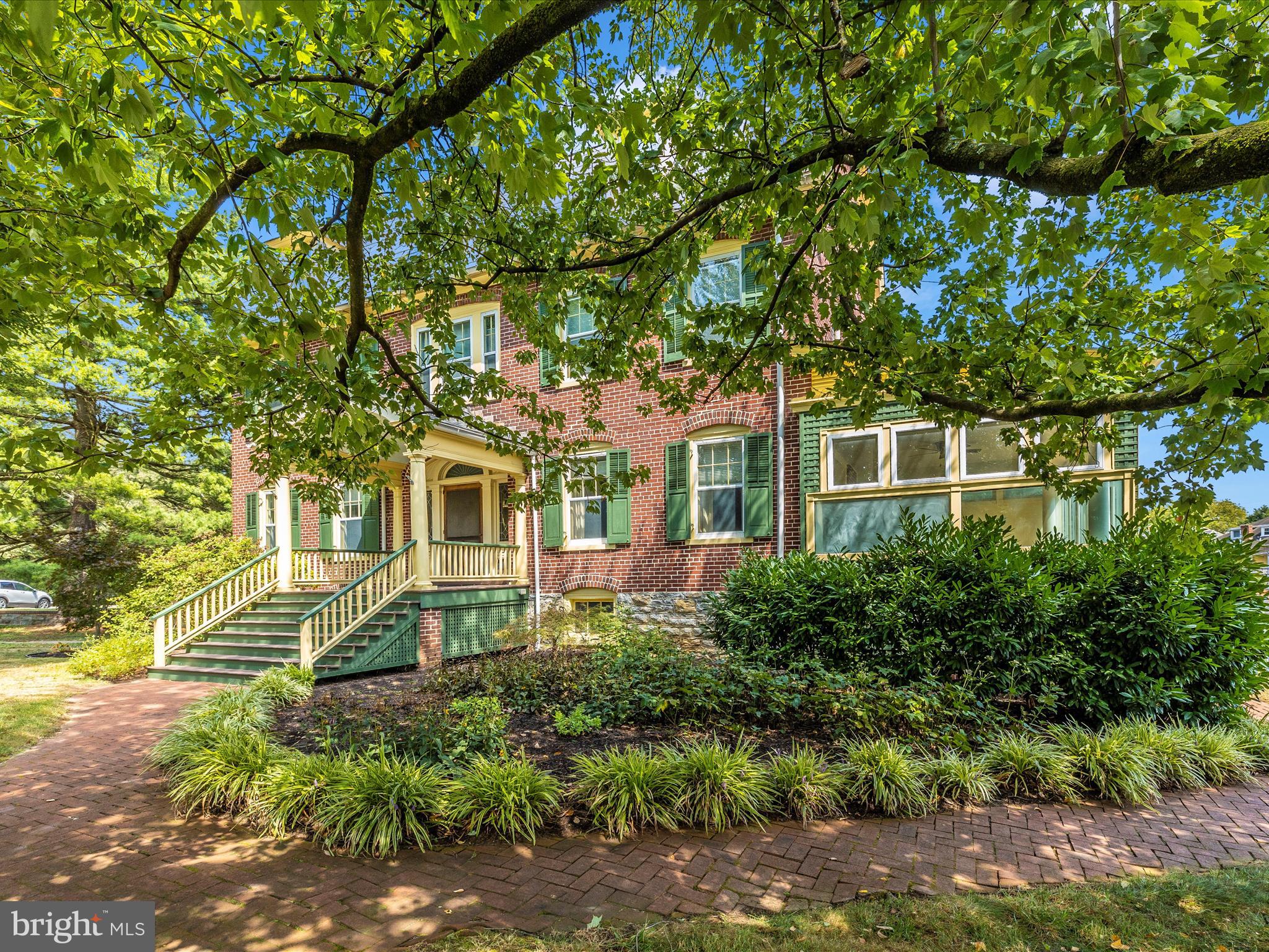 OAK HILL - Residential