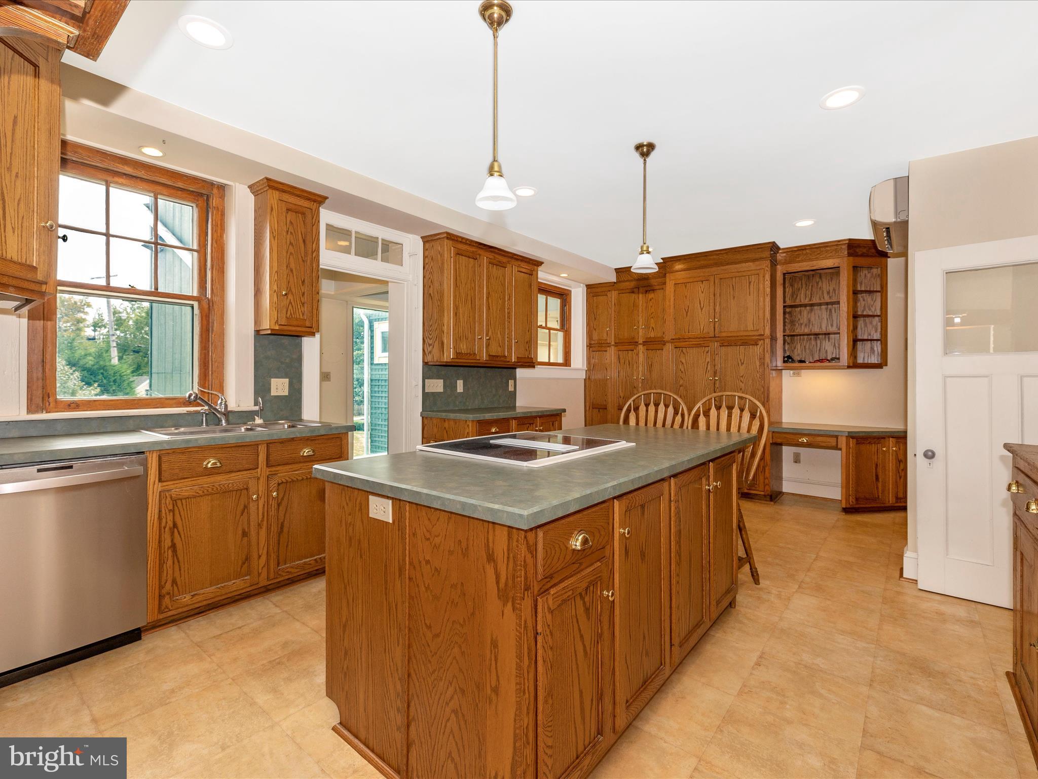 OAK HILL - Residential