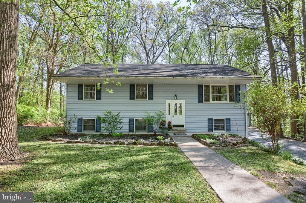 Photo of 6095 WHITE PINE DR, ELIZABETHTOWN, PA 17022 (MLS # PALA2033632)