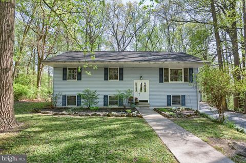 Photo of 6095 WHITE PINE DR, ELIZABETHTOWN, PA 17022 (MLS # PALA2033632)