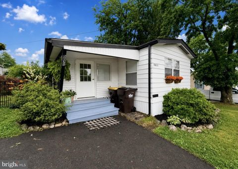 Mobile Home For Sale - 5071 Winterberry Drive<br/> Bucks County, DOYLESTOWN, PA 18902