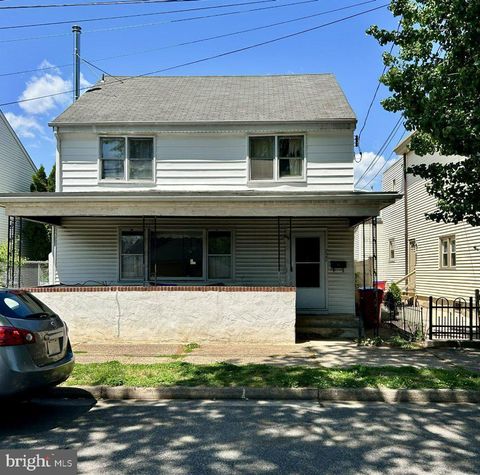 Homes For Sale - 727 Cedar Street<br/> BRISTOL, PA 19007