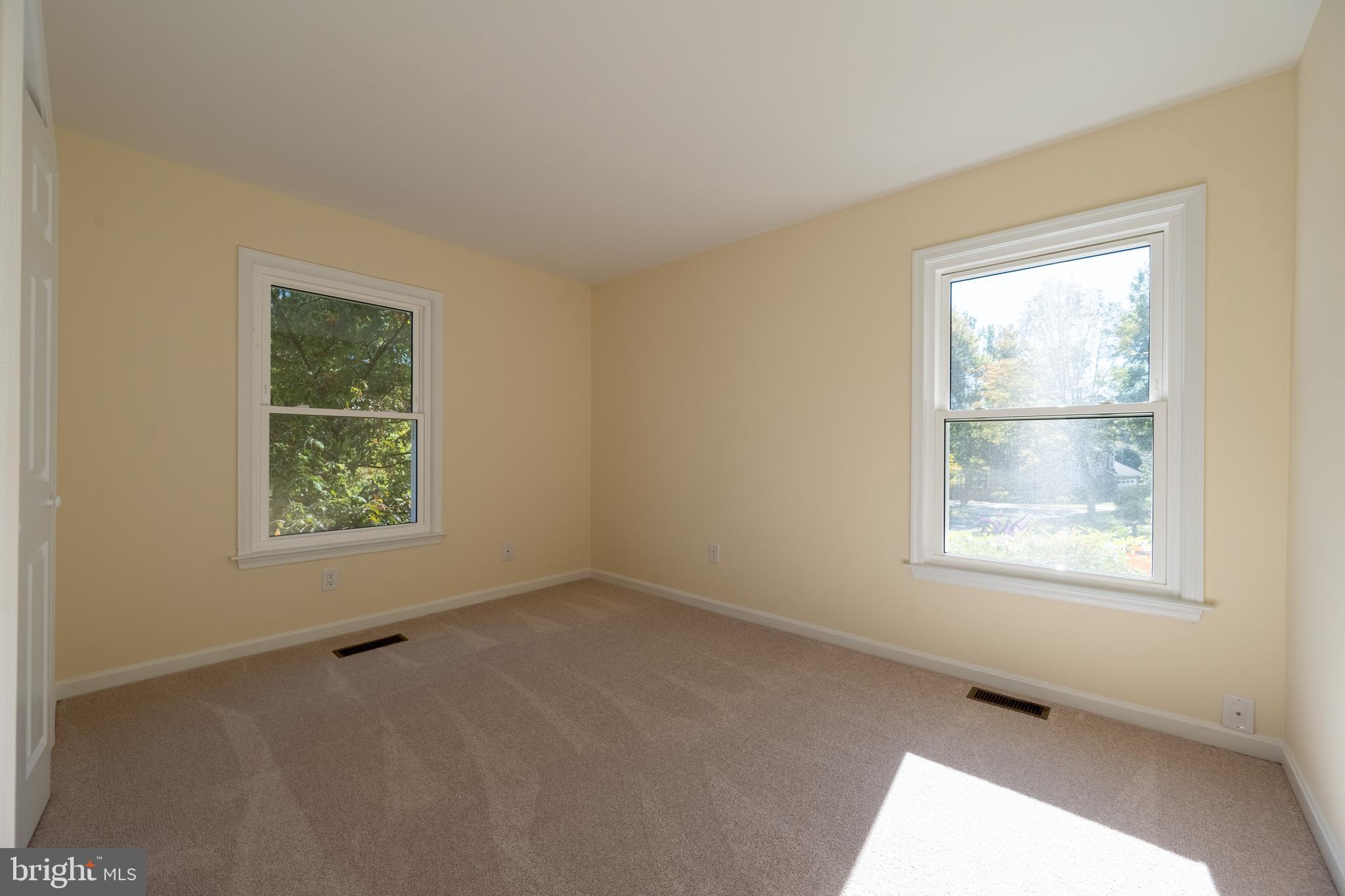 HUNTERS TRACE - Residential