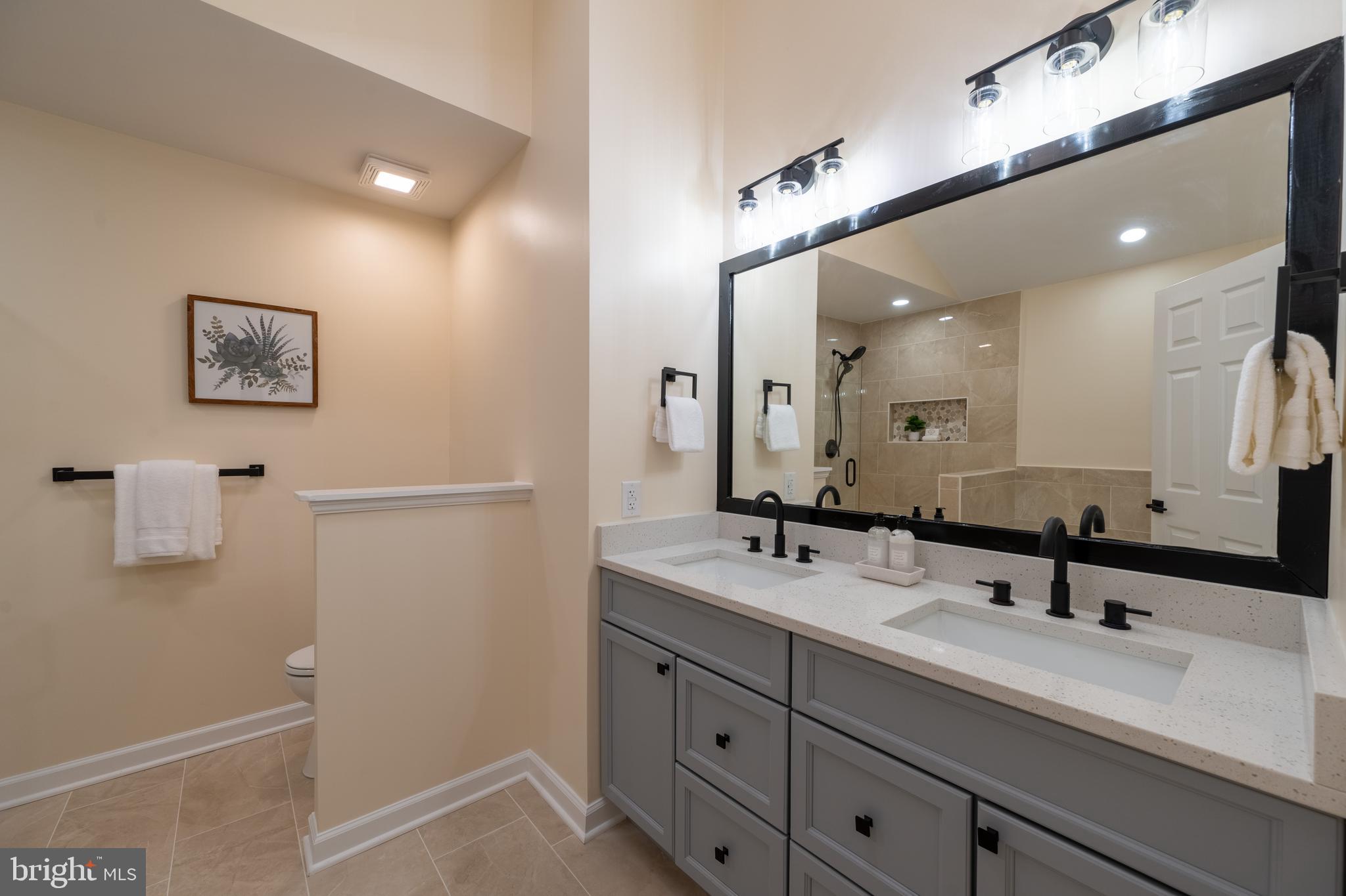 HUNTERS TRACE - Residential