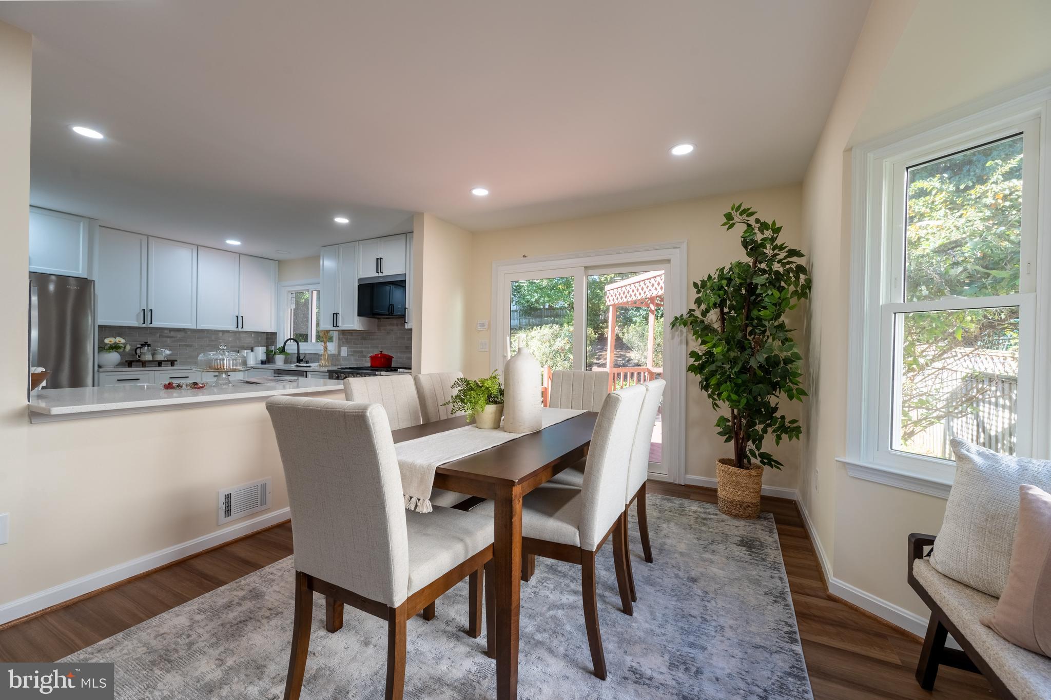 HUNTERS TRACE - Residential