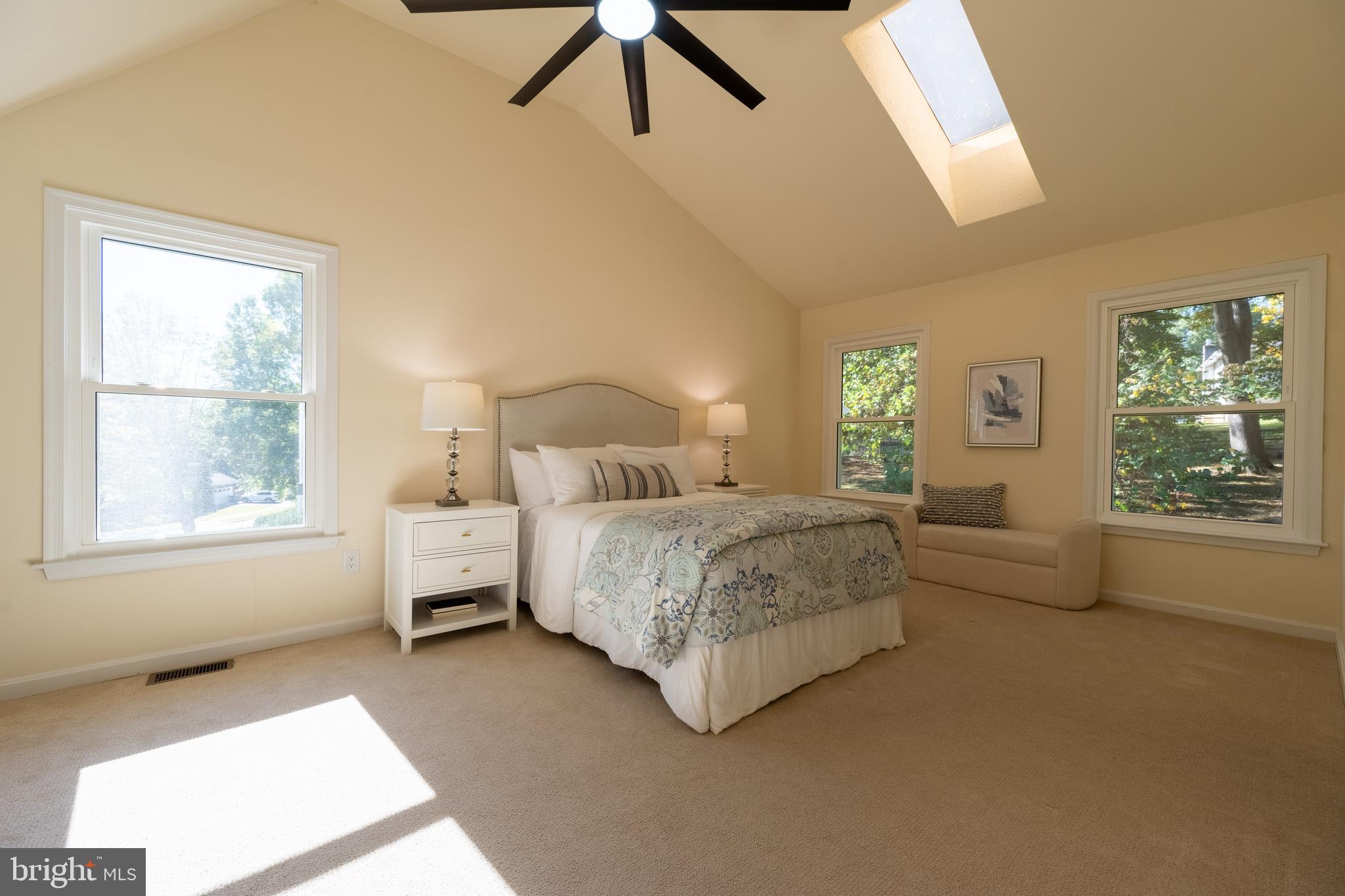 HUNTERS TRACE - Residential