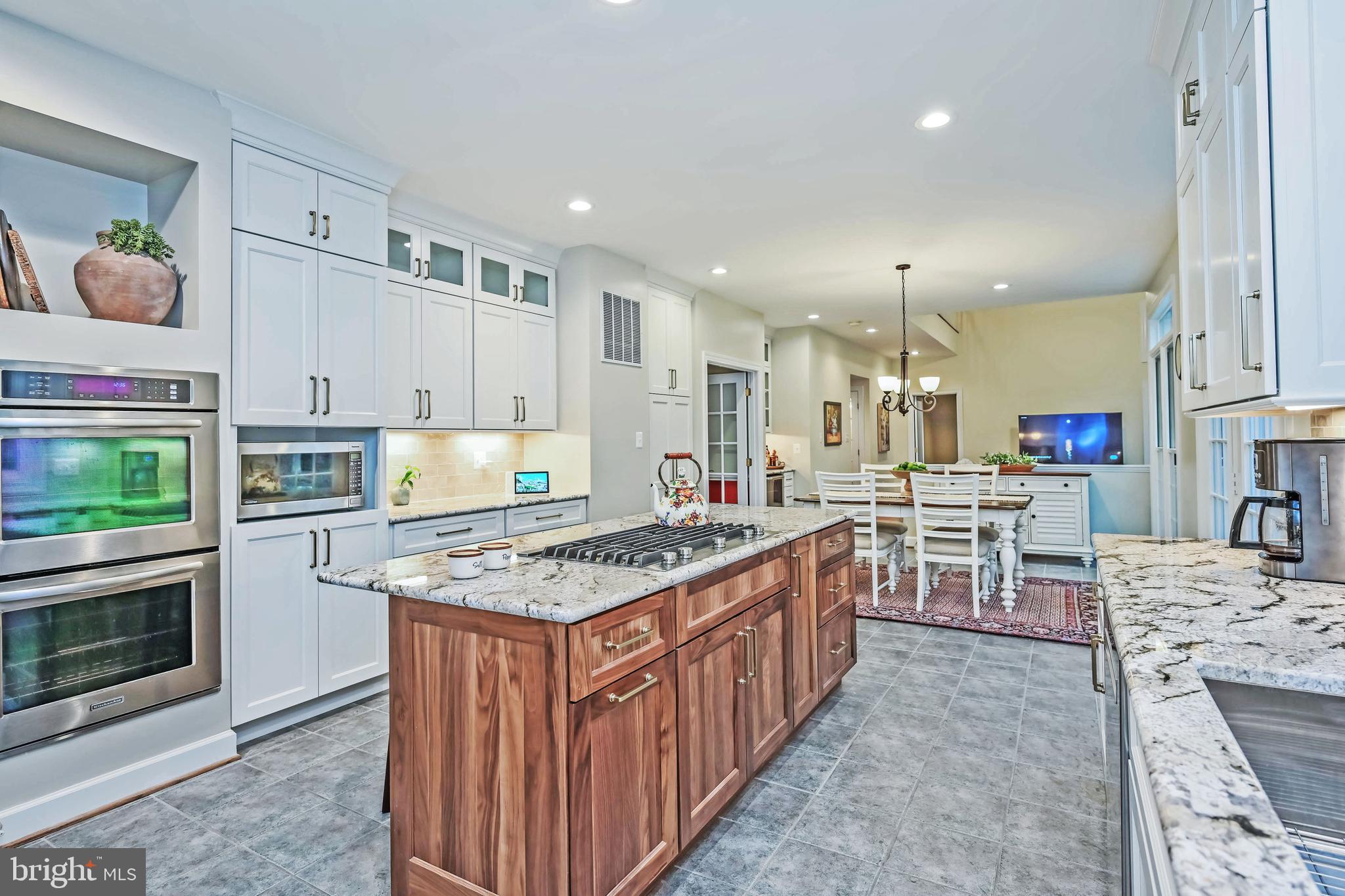 EDGEWATER - Residential