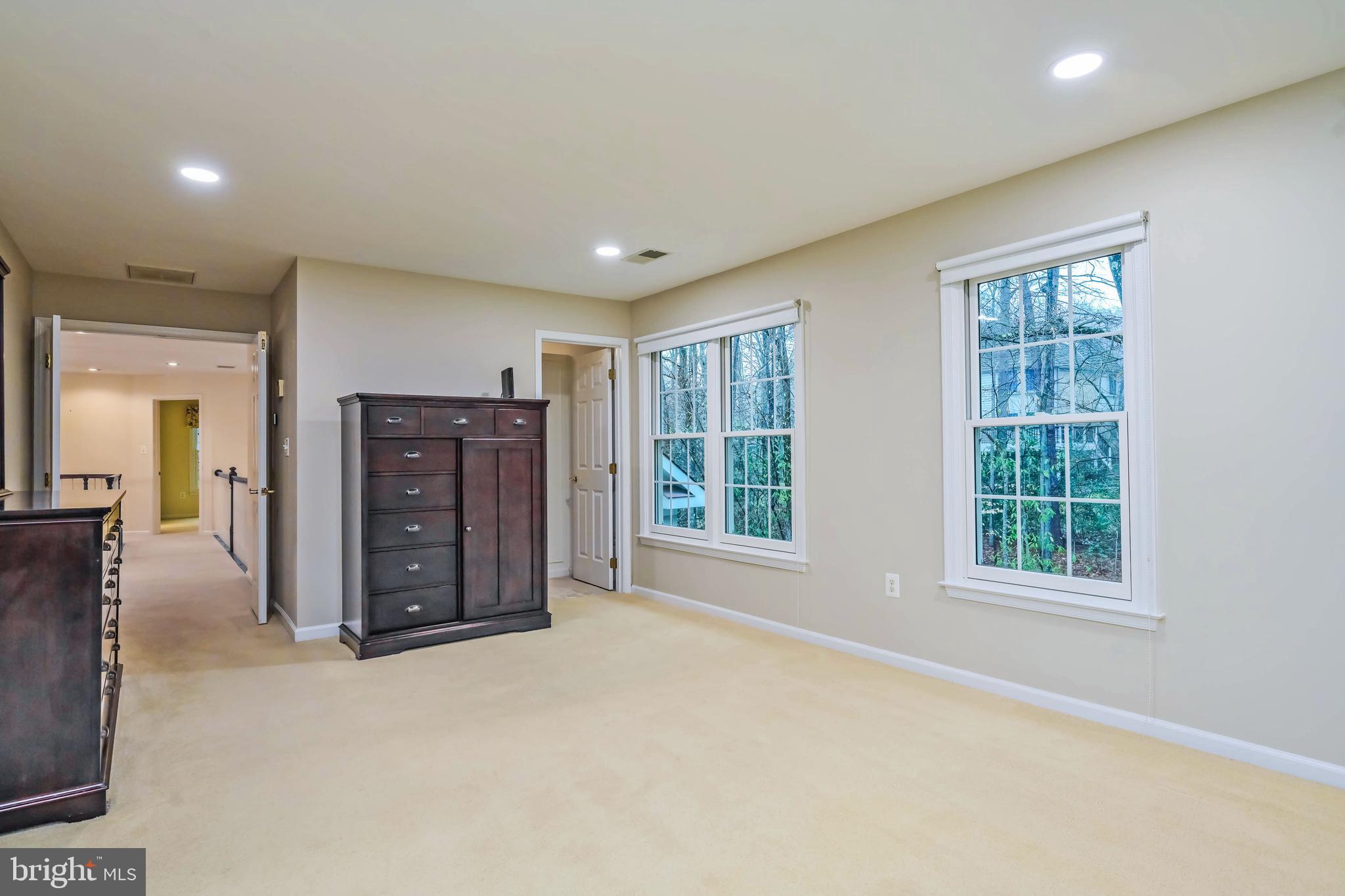 EDGEWATER - Residential