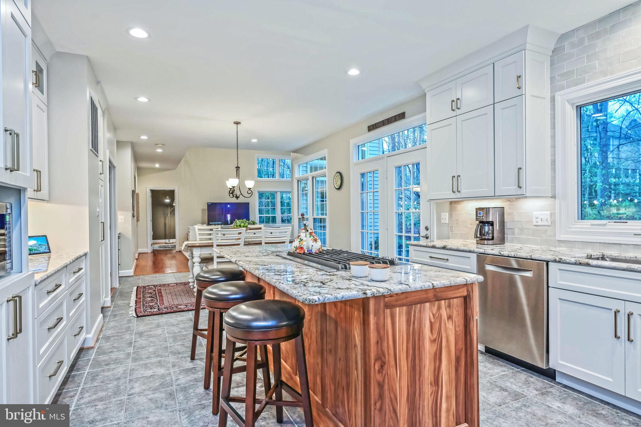 EDGEWATER - Residential