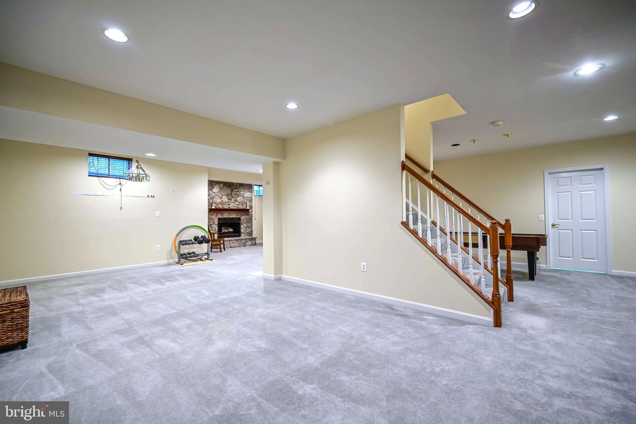 EDGEWATER - Residential