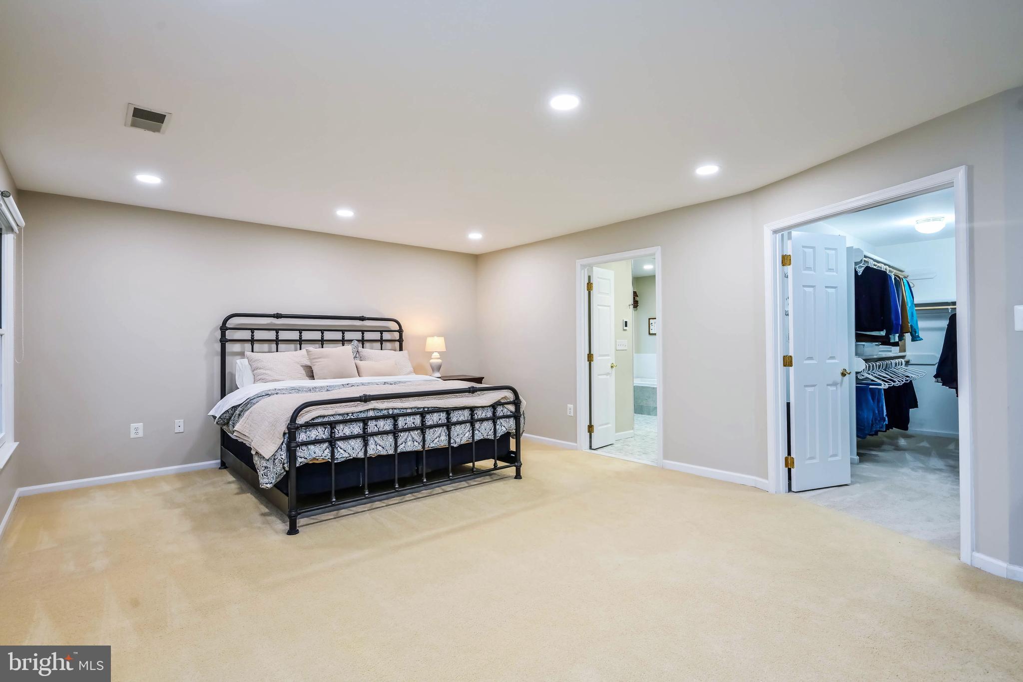 EDGEWATER - Residential