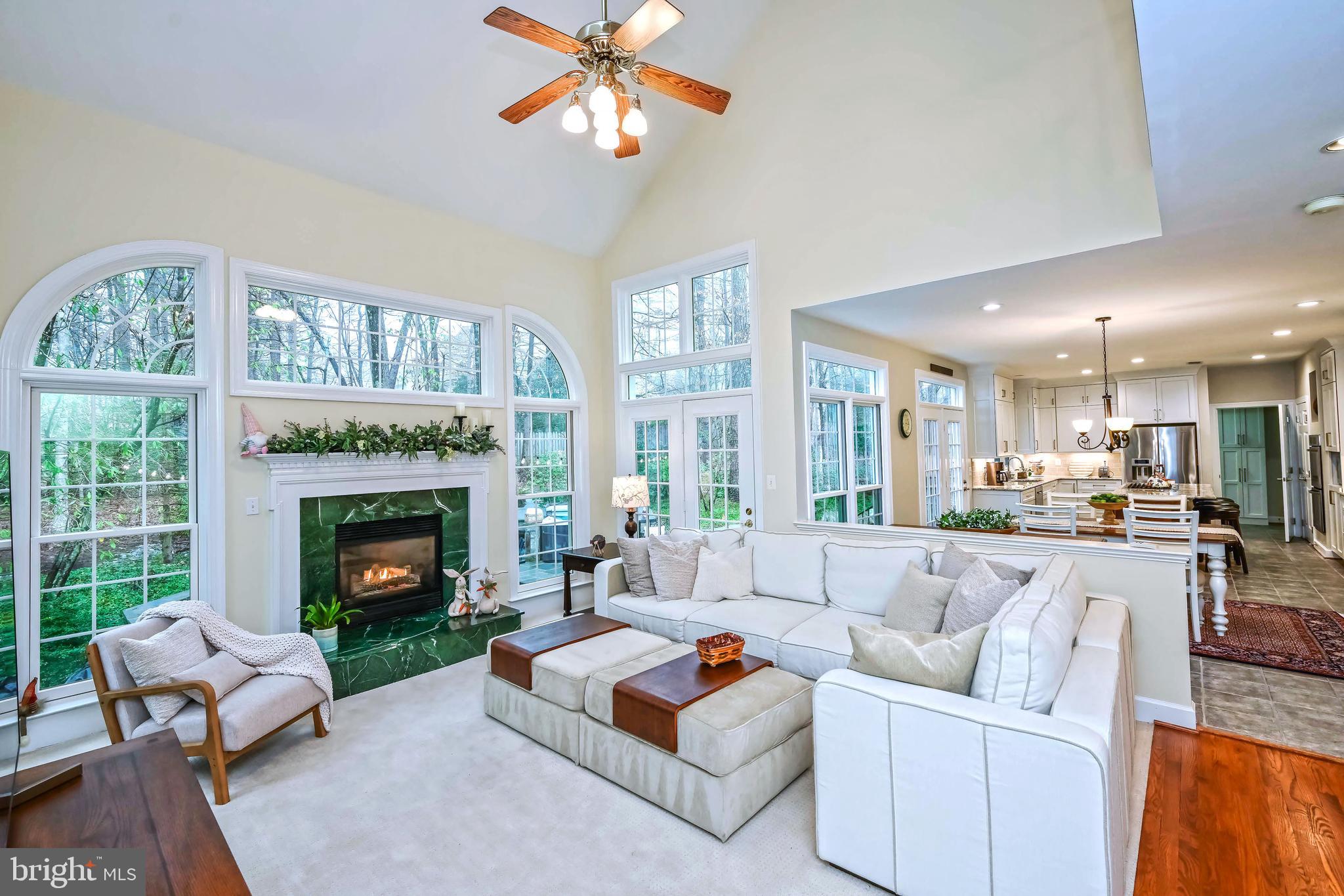 EDGEWATER - Residential