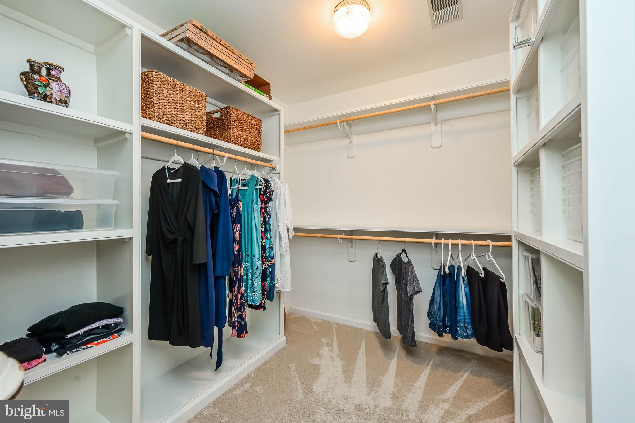 EDGEWATER - Residential