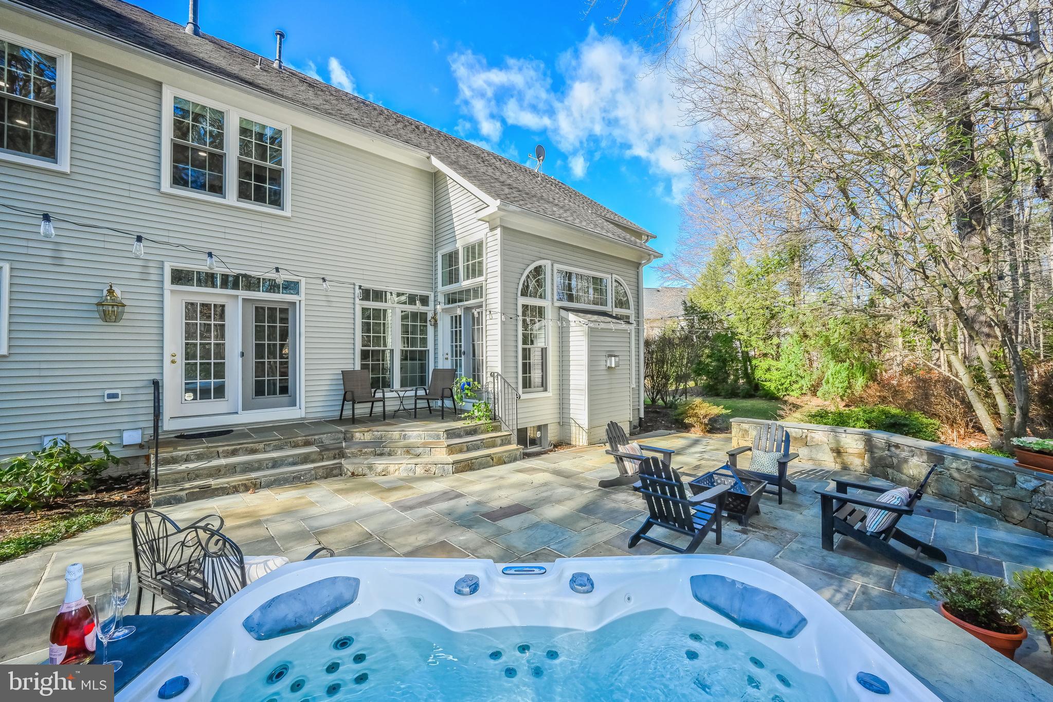 EDGEWATER - Residential