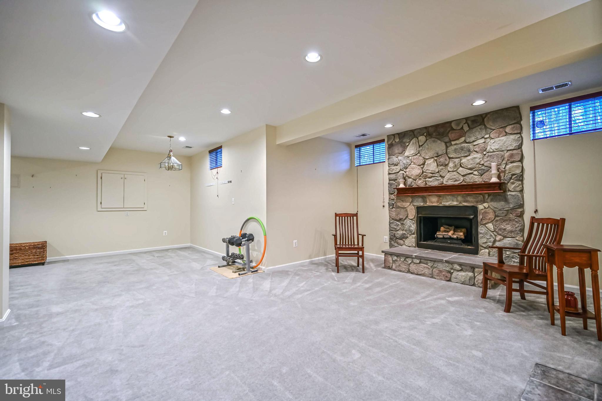 EDGEWATER - Residential