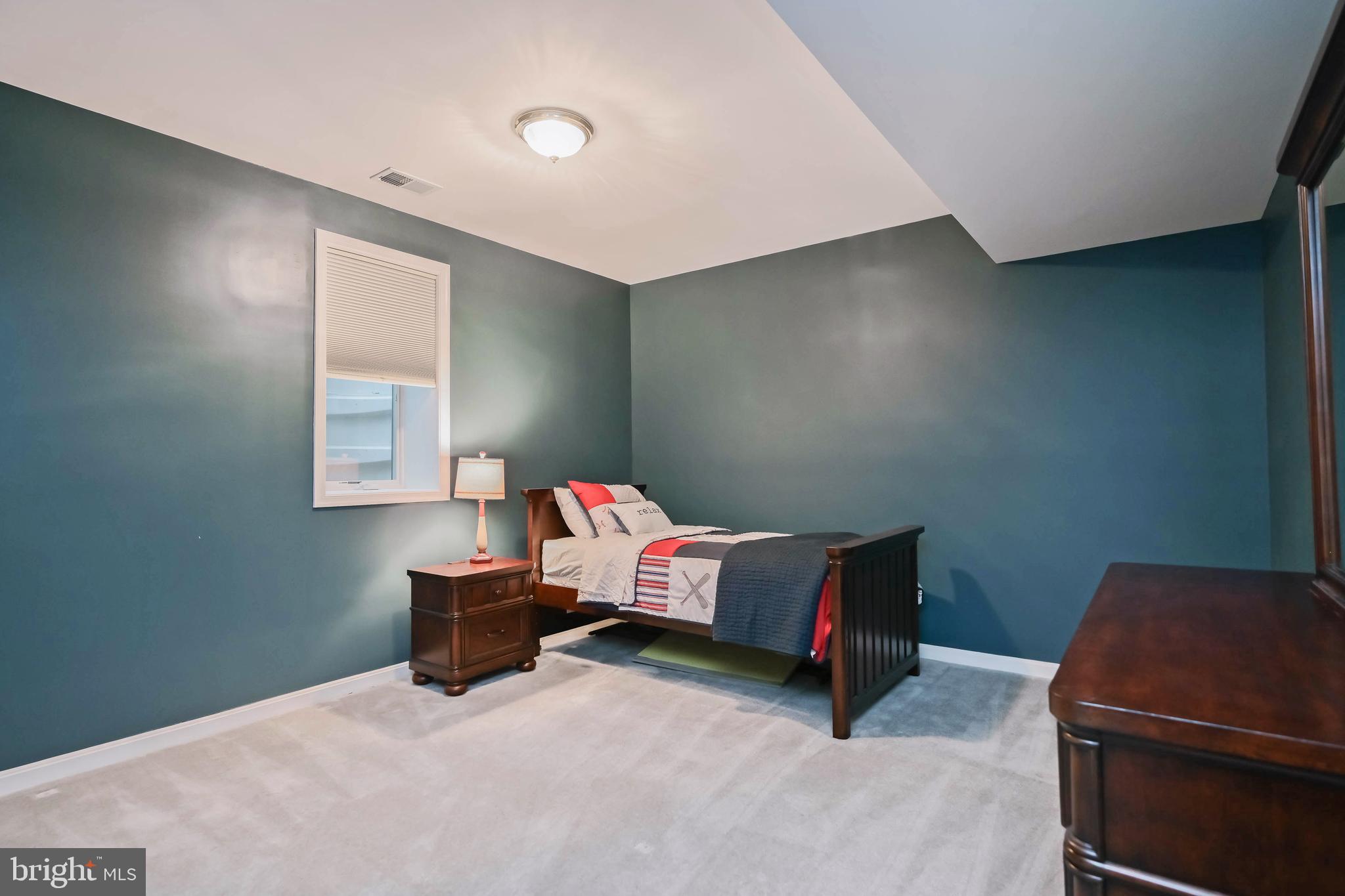 EDGEWATER - Residential