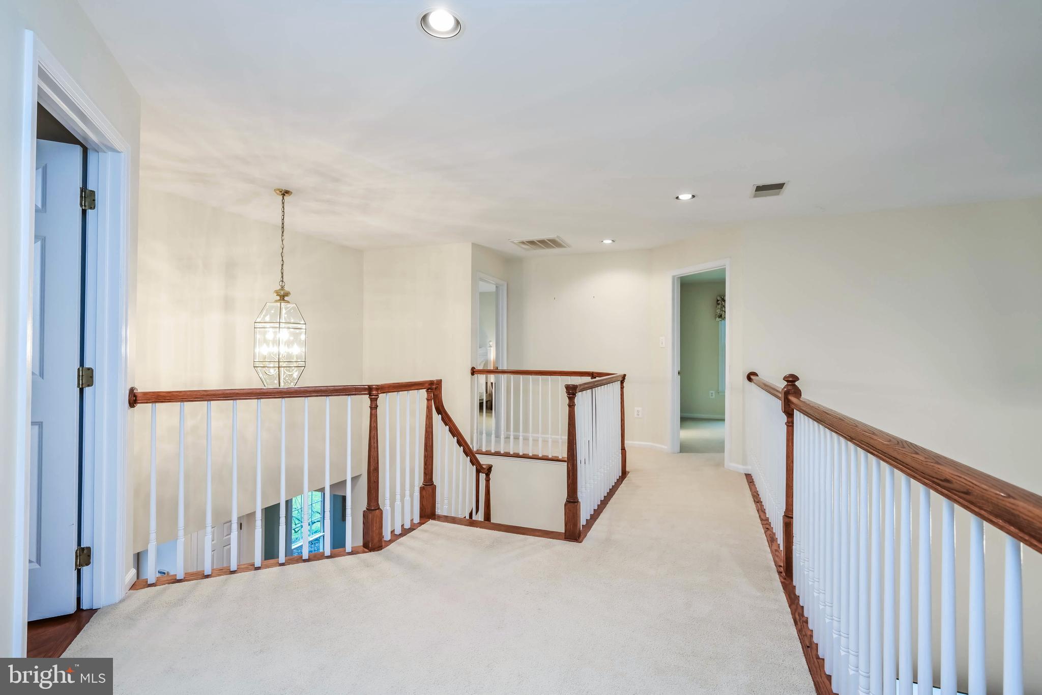 EDGEWATER - Residential