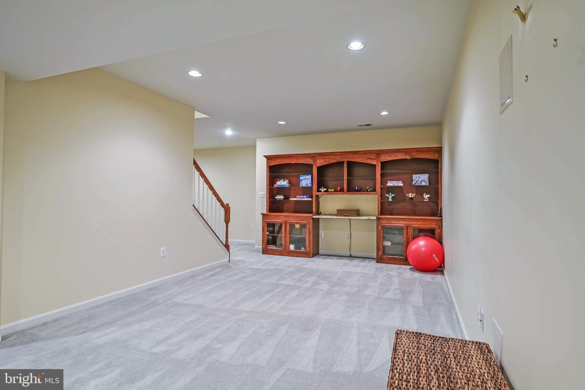 EDGEWATER - Residential