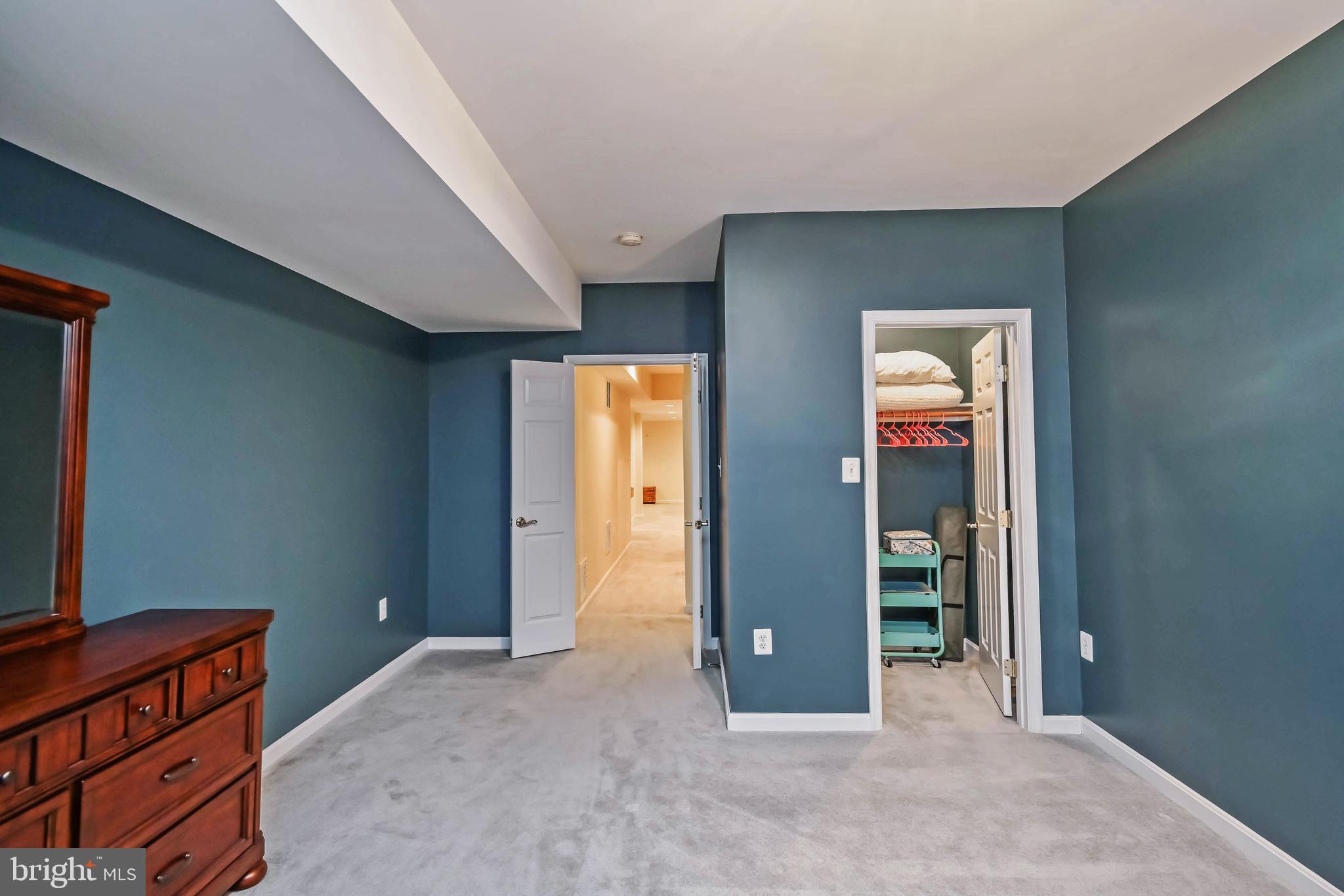 EDGEWATER - Residential